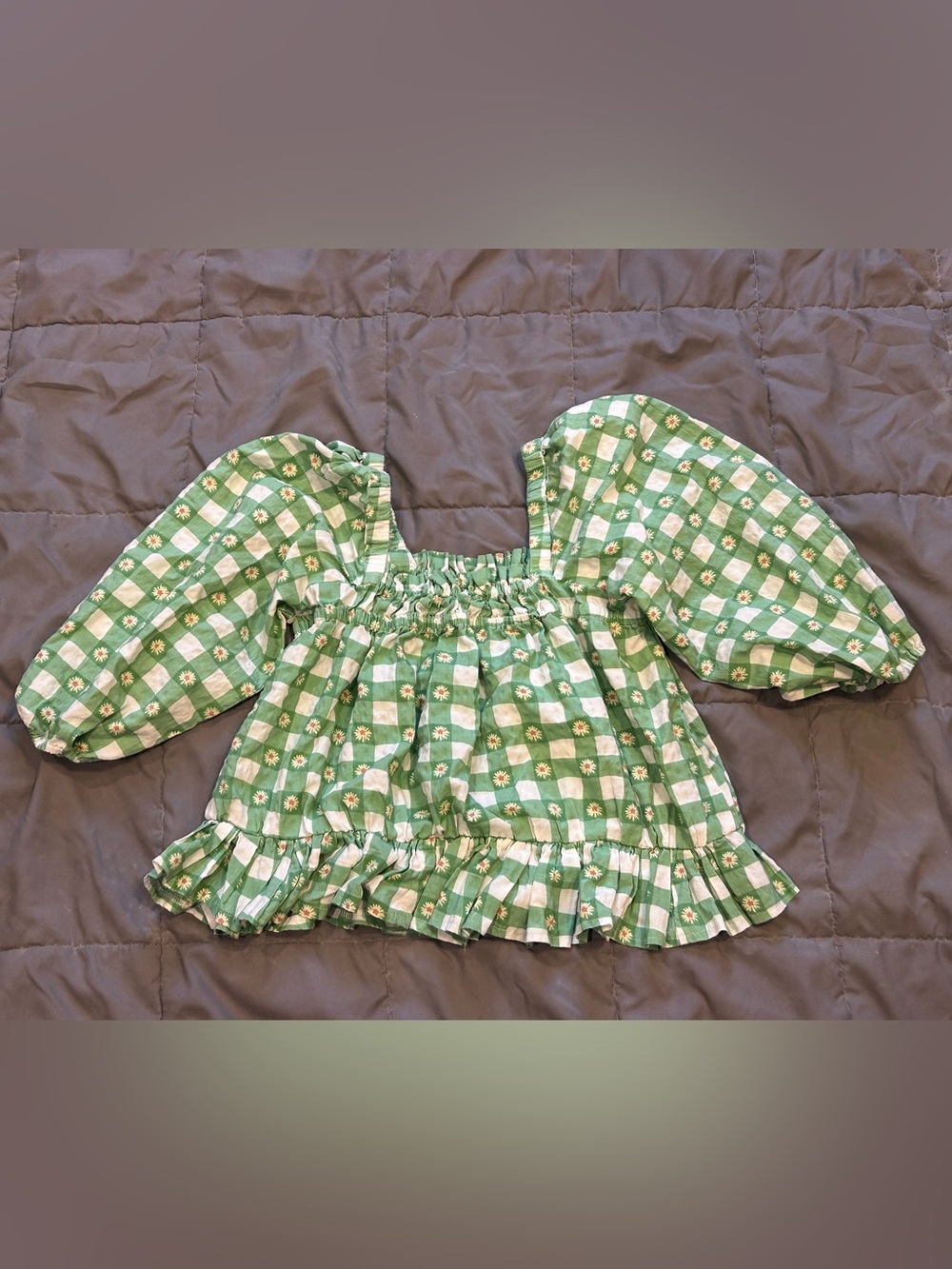 Dip brand green daisy blouse gingham pattern and peasant-style sleeves Size Lg
